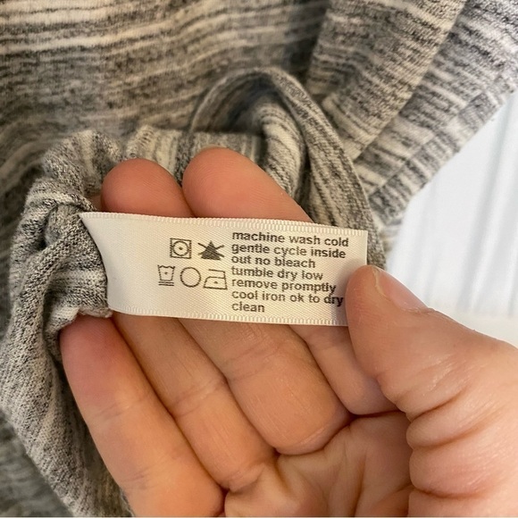 Three Dots Heathered V-Neck Top Silk Trim Sz Large - Picture 5 of 9